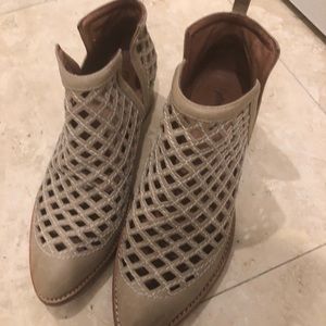 Boots Jeffery Campbell